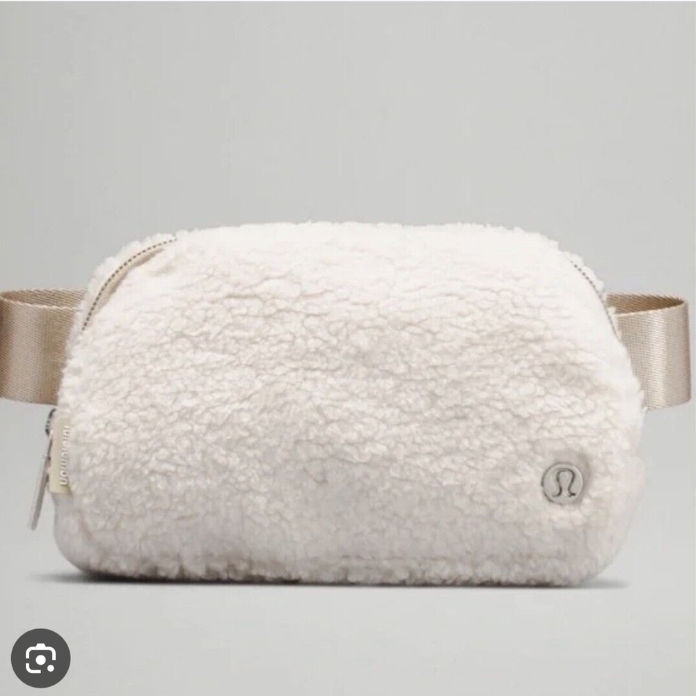 Lululemon belt bag